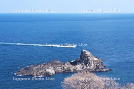 トド岩と日本海