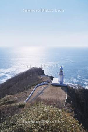 地球岬とチキウ岬灯台と太平洋