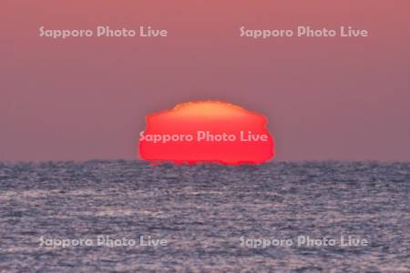日の出(変形)と海