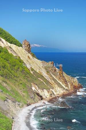 赤岩と積丹半島