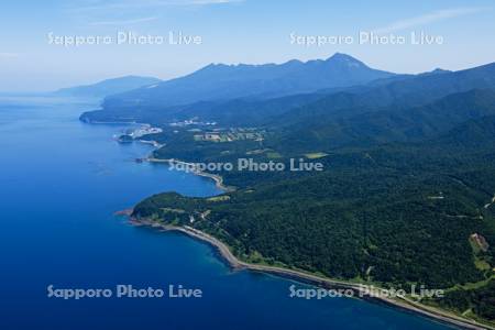 知床オホーツク海からオシンコシンの滝知床連山