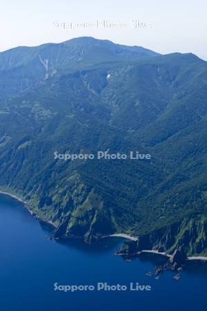 知床岬から知床岳