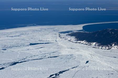 知床岬と流氷