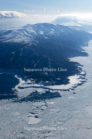 知床岬と流氷