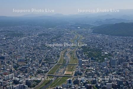 豊平川から藻岩山