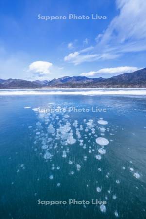 糠平湖のアイスバブル