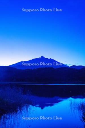 オタトマリ沼夜景