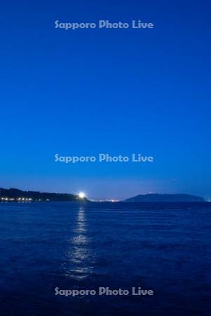 函館湾と函館山夜景