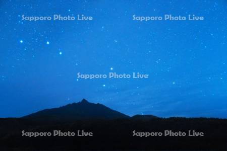 星空と利尻山