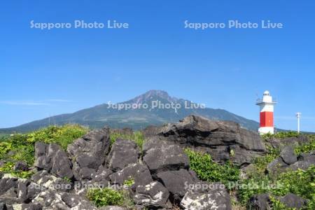 沓形岬公園灯台と利尻山