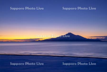 利尻島と夕景