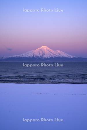 朝焼けの利尻島