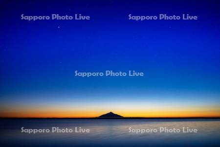 パンケ沼と利尻島の夕景