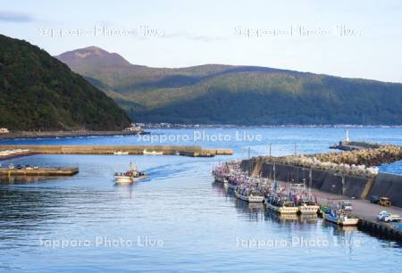 椴法華漁港　帰港