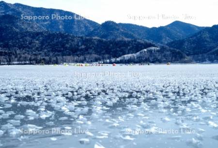 糠平湖のワカサギ釣りフロストフラワー