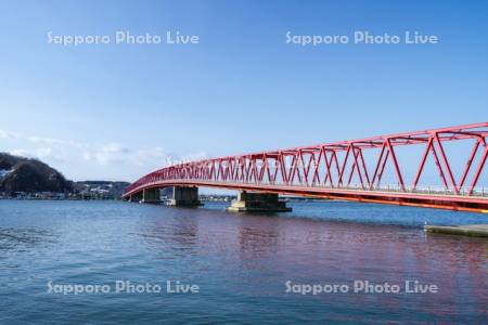 厚岸大橋と厚岸湖
