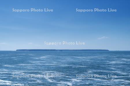 花咲岬よりユルリ島・モユルリ島