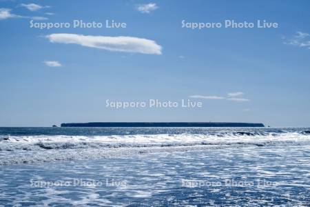 花咲岬よりユルリ島
