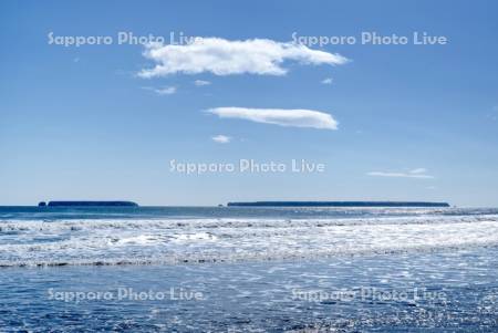 花咲岬よりユルリ島・モユルリ島