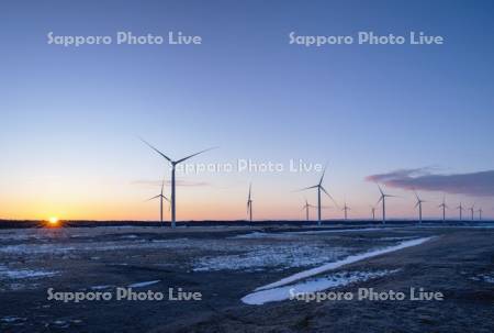 日の出と浜里ウインドファーム