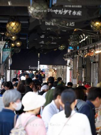 賑わう二条市場