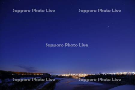 十勝川と十勝大橋　夜明け