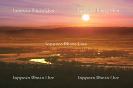 釧路湿原と夕日