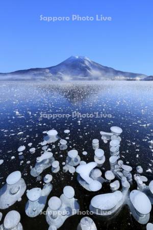 阿寒湖のアイスバブル