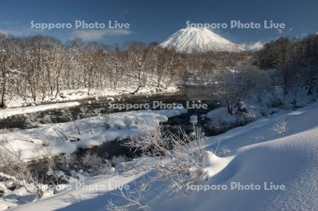 尻別川と羊蹄山