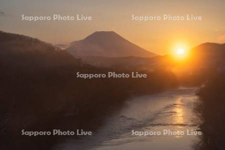 尻別川と羊蹄山