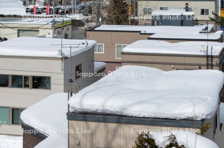 無落雪屋根の住宅