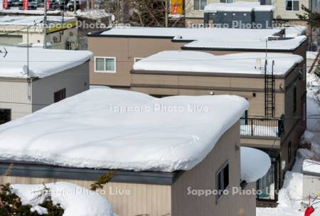 無落雪屋根の住宅