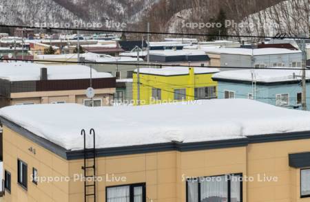 無落雪屋根の住宅