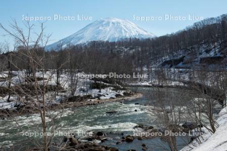 尻別川と羊蹄山