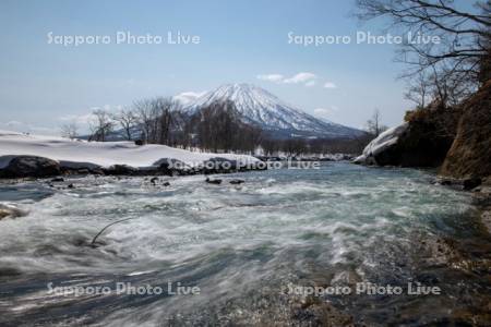 尻別川と羊蹄山