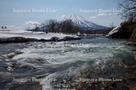 尻別川と羊蹄山