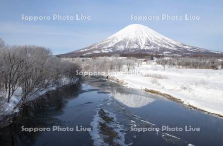 尻別川と羊蹄山