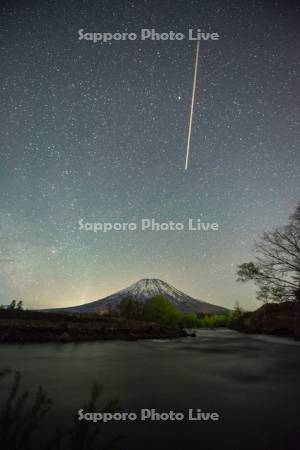 羊蹄山星景