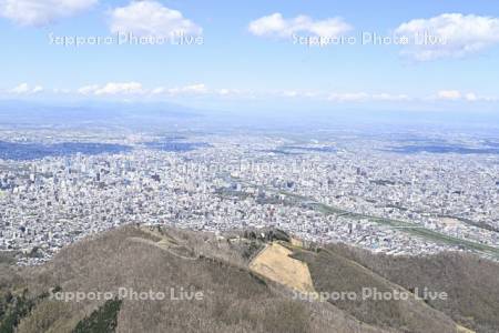 藻岩山と札幌市街展望