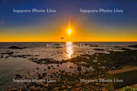 黄金岬と夕日