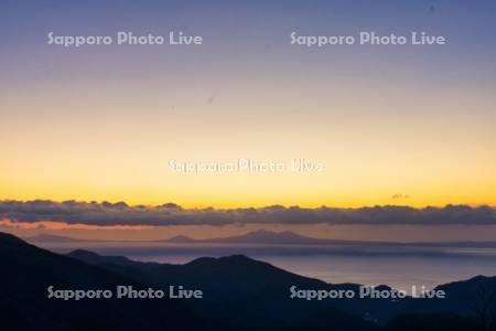 知床峠展望台より国後島