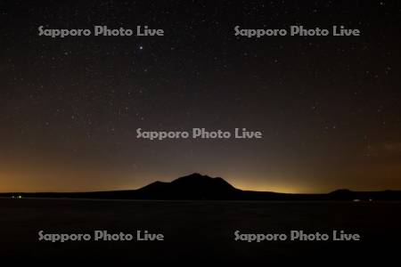 支笏湖と星空