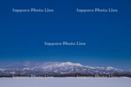 雪原と海別岳
