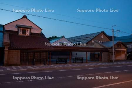 旧商家丸一本間屋