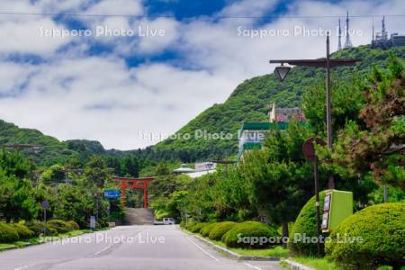 靖国神社坂と函館山
