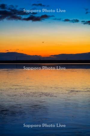 ウトナイ湖の朝焼け