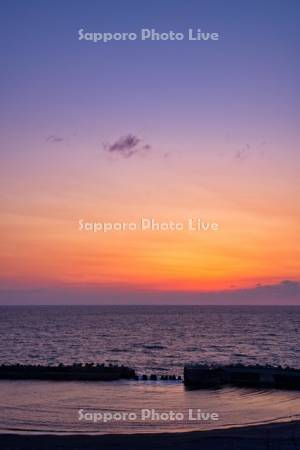 厚田海浜プールと夕景