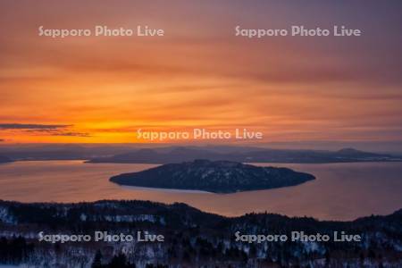 美幌峠より屈斜路湖の朝焼け