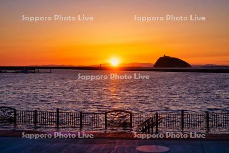 絵鞆海浜公園と大黒島と夕日