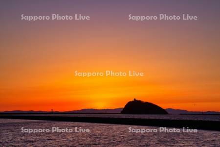 絵鞆海浜公園と大黒島の夕景